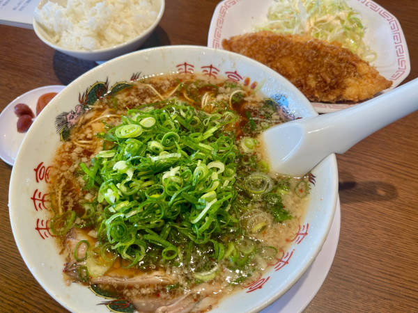 「白身魚フライ定食」@来来亭 鴻巣店の写真
