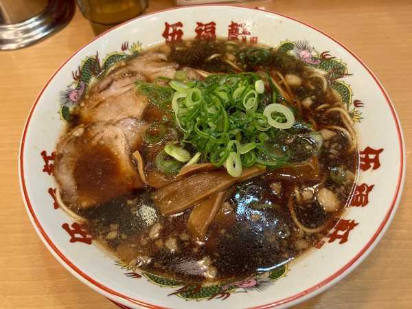 「黒醤油ラーメン　500円（感謝祭価格）＋150円（大盛り）」@伍福軒 池袋西口店の写真
