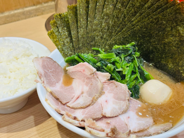 「ラーメン (並) 他 1,850円」@漢ラーメン 室の写真