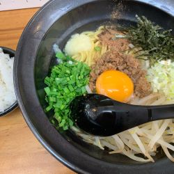 台湾まぜそば(ﾆﾝﾆｸ)