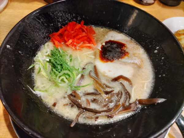 「ハーフラーメン」@元祖博多 中州屋台ラーメン 一竜 池袋東口駅前店の写真