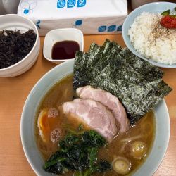 特製らーめん+ライス+岩のり