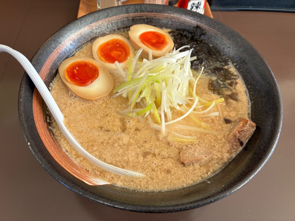 「胡麻味噌ラーメン、味玉(950円)」@胡麻らーめん 極の写真