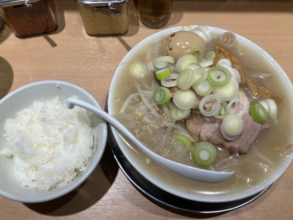「札幌塩ラーメン味玉」@札幌六坊の写真