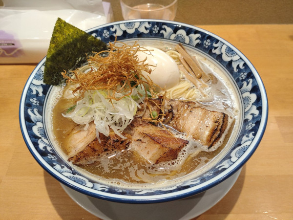 「特製煮干し醤油らぁ麺大盛」@麺処 桂の写真