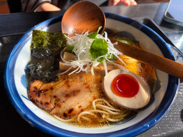 「淡麗醤油らーめん」@らーめん 拓の写真