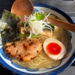 淡麗塩らーめん