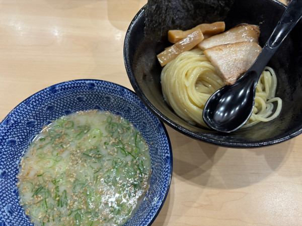 「[限定]塩とんつけ麺」@越後つけ麺維新 白楽店の写真