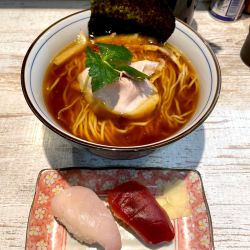 四つ葉そば ＋本日のにぎり (カンパチ・マグロ)