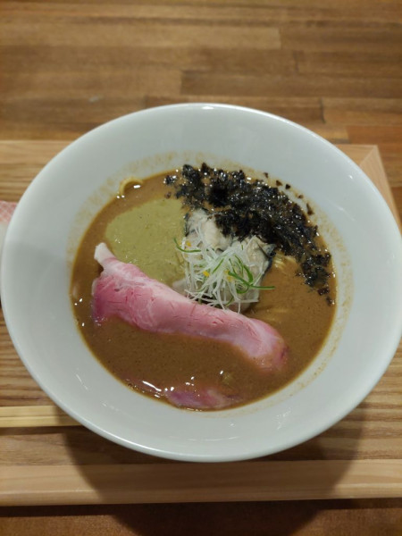「牡蠣味噌らぁ麺＋海鮮丼＋日本酒」@酒肴場 屯の写真