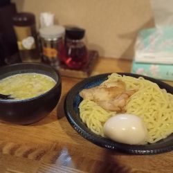 鶏白湯つけめん玉子入り