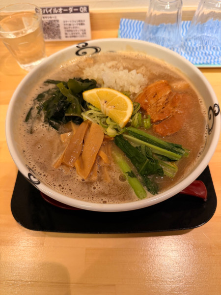 「まぐろ豚骨ラーメン&本まぐろ丼ハーフ」@めん屋 まぐ郎の写真