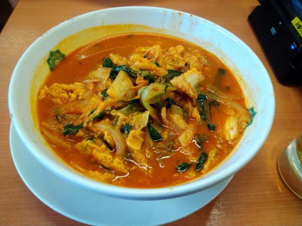 「チゲ味噌ラーメン　790円」@熱烈中華食堂 日高屋 立川南口店の写真