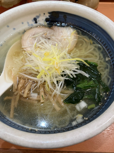 「俺流塩ラーメン　830円」@俺流塩らーめん 中目黒駅前店の写真