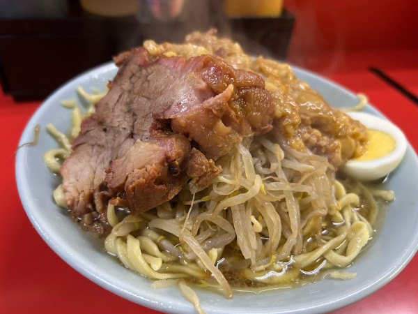 「ラーメン普通400、チョイ野菜、チョイアブラ」@ラーメン富士丸 東浦和店の写真
