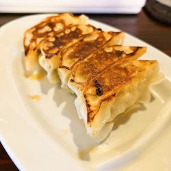 白絆＋焼きギョーザ５個＋替え半玉無料