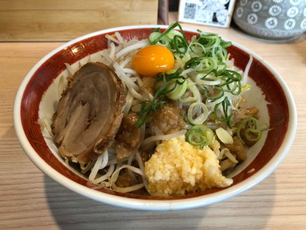 「俺の汁なし 醤油」@オリオン食堂の写真