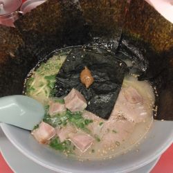 朝ラーメン570円、クーポンでコロチャー6個と海苔5枚無料