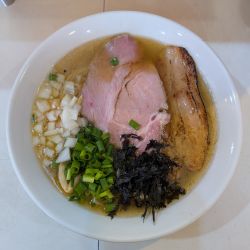 煮干し香る塩らーめん