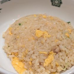 半チャーハン（300円）