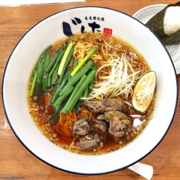 「もも炭火焼きとり中華そば 1210円」@もも炭火焼 じんたの写真