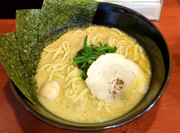 「ラーメン(醤油)」@横浜家系ラーメン赤家 草加店の写真