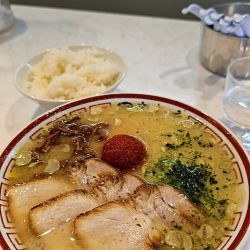 山形辛味噌ラーメンと🍚