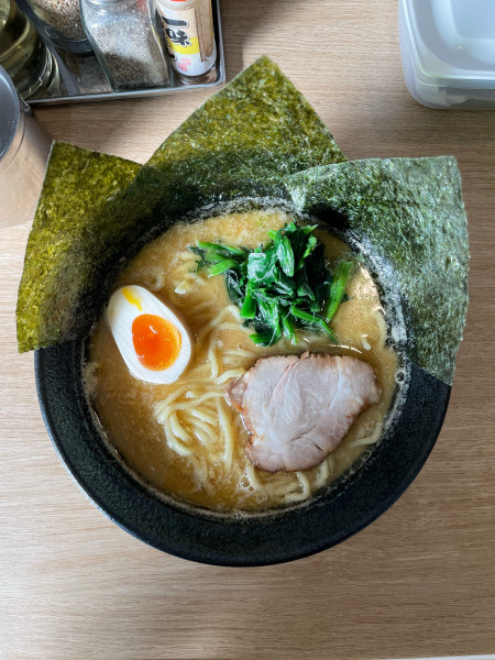 「醤油とんこつらーめん(980円)」@横浜らーめん源泉の写真