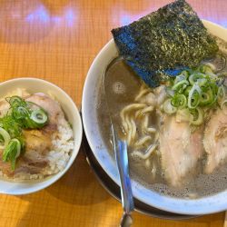 特上煮干しラーメン1000円+ランチセット300円