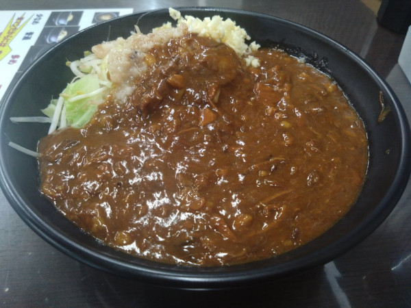 「豚カレー200gヤサイ普通＋チーズ」@ラーメン 富次郎 笠間友部店の写真