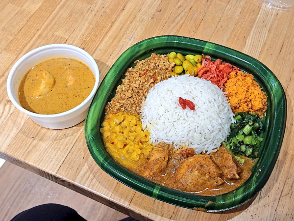 「スリランカプレート 別誂 (3種盛り)＋海老ココナッツ」@THE CIRCLEの写真