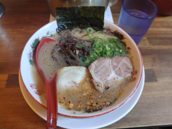 「熊本玉名ラーメン980-」@濃厚豚骨 くまめん 神田店の写真
