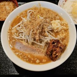 なひゃんずラーメン小＋アブラ＋半ライス　900＋150＋100円
