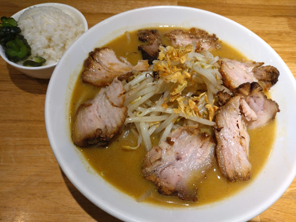 「味噌カレーラーメン￥950＋チャーシュー￥290＝￥1240」@花木流味噌 成増総本店の写真