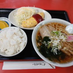 ラーメンとオムレツ・半ライスセット 1080円