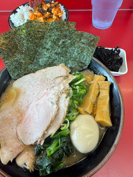 「特製ラーメン」@横浜ラーメン 相馬家の写真