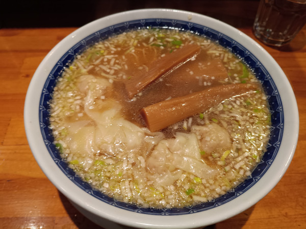 「タケノコワンタン麺　　1150円　焼売セット　150円」@ウミガメ食堂の写真