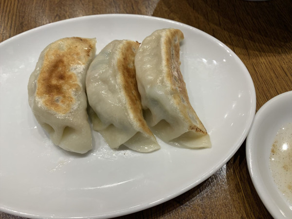 「醬油ラーメン＋半炒飯＋焼き餃子（３個）（週替わり定食）」@餃子酒場 慶豊の写真