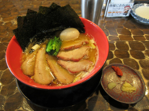 「特級濃厚豚骨醤油（１０９０円）＋海苔増し１２０円」@特級鶏蕎麦 龍介の写真