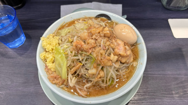 「ミソアジ少なめ（270g）1200円味玉150円」@オリバーヌードルの写真