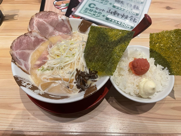 「赤味噌ラーメン1,170円」@一番軒+世界の山ちゃん 小牧店の写真