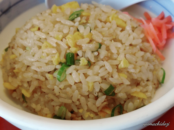 「半チャーハン」@8番らーめん 飯田インター店の写真