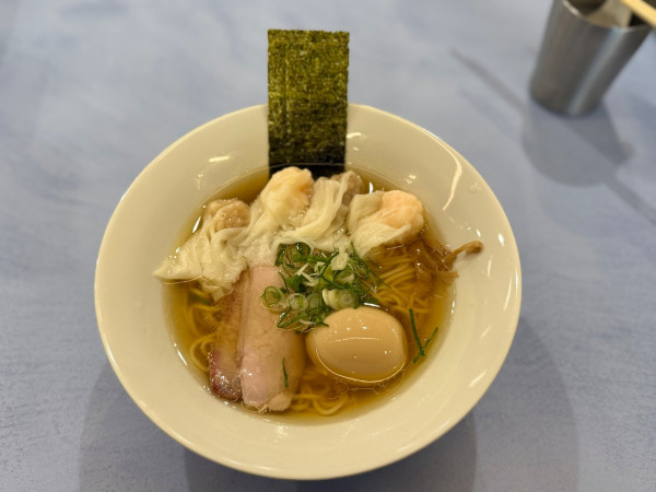 「白 特製ワンタン麺 1650円」@自家製麺 はし本の写真