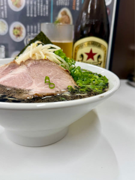 「黒らーめん」@ぶたまるきの写真