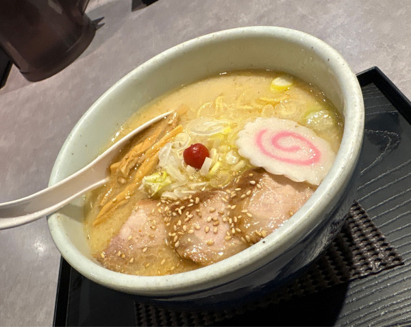 「合盛りらーめん(しお)」@らーめん 山頭火 越谷イオンレイクタウン店の写真