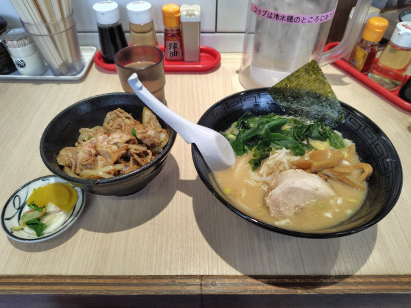 「ラーメンとミニ焼肉丼」@南ばん亭の写真