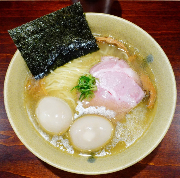 「塩そば（味玉入り）」@Ramen にじゅうぶんのいちの写真