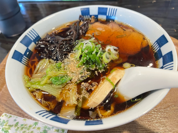 「醤油らぁめん」@らぁめん紺屋の写真