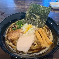 【限定】濃厚魚介鶏白湯そば1200円