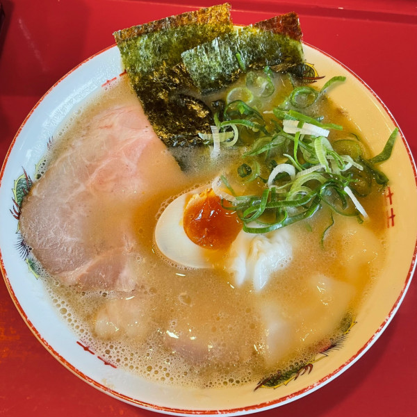 「豚骨ら〜めん 630円（カタ）」@大正軒ラーメンの写真